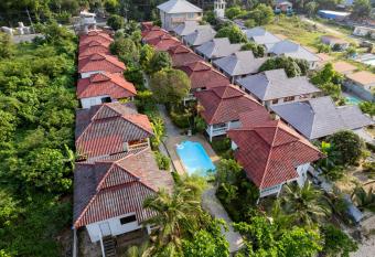 Sunrise Beach Villa has Balcony rooms