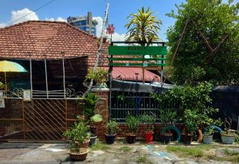 Memory Guesthouse Jb allows 18 year olds to book a room