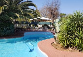 Sleep Eezy Cottages allows 18 year olds to book a room