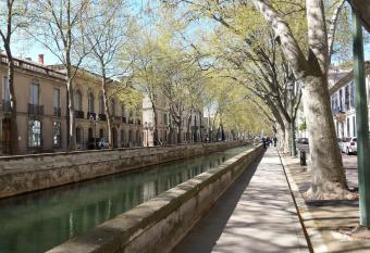 Studio N  mes Centre allows 18 year olds to book a room