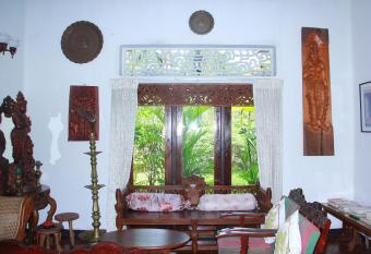 Traditional Kandyan House allows 18 year olds to book a room