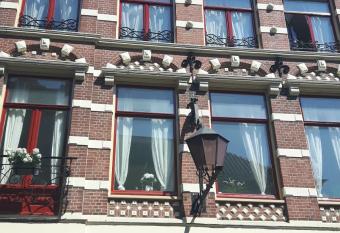 verzorgde kamer in monumentenpand allows 18 year olds to book a room