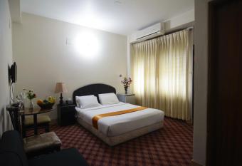 Holiday Xpress allows 18 year olds to book a room