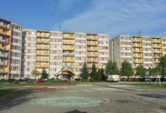   D Jedl  kova 5 allows 18 year olds to book a room