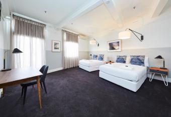 Bridgeview Hotel Willoughby allows 18 year olds to book a room