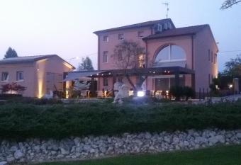 Agrialloggi La Palazzina has Balcony rooms