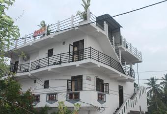 Village Star Rest-Mirissa has Balcony rooms