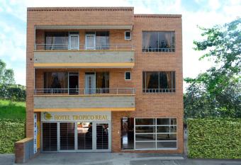 Hotel Tropico Real Mesitas allows 18 year olds to book a room