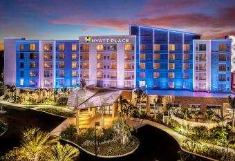 Hyatt Place San Juan allows 18 year olds to book a room