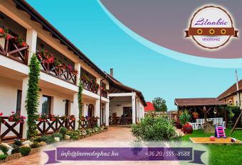 Lilaak  c Vend  gh  z has Balcony rooms