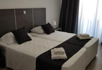 Les Palmiers Petrou Apartments has Balcony rooms