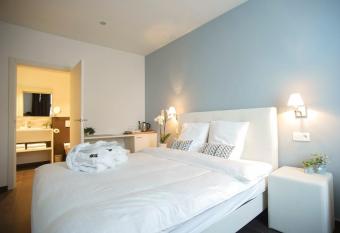 B&B La Maison Bruges allows 18 year olds to book a room