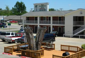 Paris Extended Stay Suites has Smoking/Balcony rooms