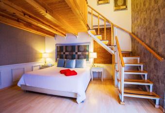 Xoxula by Inmense allows 18 year olds to book a room