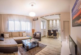 Apartment Dositejeva 13 allows 18 year olds to book a room