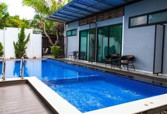 Pamoni has Balcony rooms