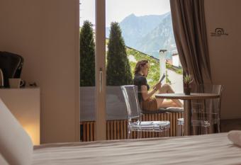HEART OF TRENTO Loft & Rooms allows 18 year olds to book a room