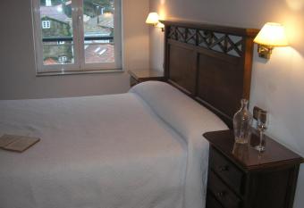 Pension Residencia Ria De Muros allows 18 year olds to book a room