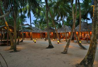 Thejan Beach Cabanas has Balcony rooms