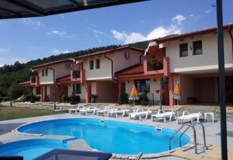 Gledkata Complex has Balcony rooms