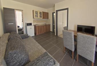 Luca Apartman has Balcony rooms