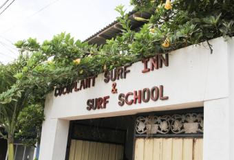 Cocoplant Surf Inn has Balcony rooms