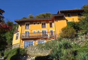 La Nave B&B has Balcony rooms