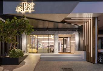 Just Enjoy Business Hotel allows 18 year olds to book a room