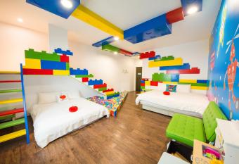 Little Apple B&B has Balcony rooms