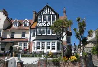 Harbour Heights Guest House allows 18 year olds to book a room