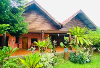 Nadia Resort Kohjum has Smoking/Balcony rooms