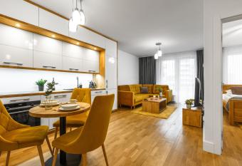 Emihouse CityVibe Apartments has Balcony rooms