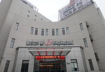 Jinjiang Inn Changshu Yushan allows 18 year olds to book a room