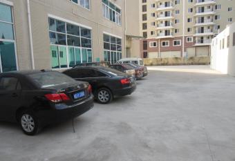 Jinjiang Inn Xiamen Jimei Xinglin allows 18 year olds to book a room