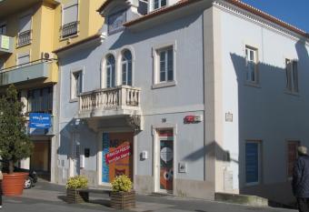 CasAzulApartments allows 18 year olds to book a room