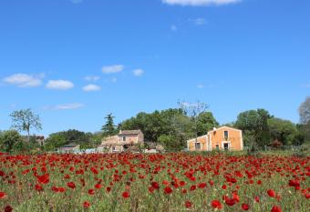 Maison Abricot et Orange has Balcony rooms