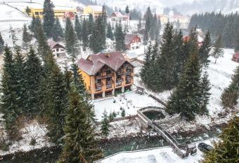 Casa De Vis has Balcony rooms