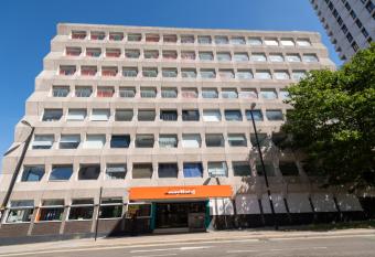 easyHotel Croydon allows 18 year olds to book a room