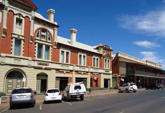 The Palace Hotel Kalgoorlie has Balcony rooms
