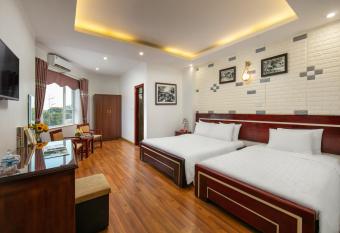 New Airport Hotel has Balcony rooms