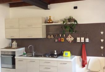 Borghello 2Level Airport has Balcony rooms