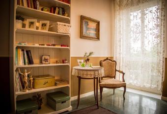 B&B I Due Gelsi allows 18 year olds to book a room