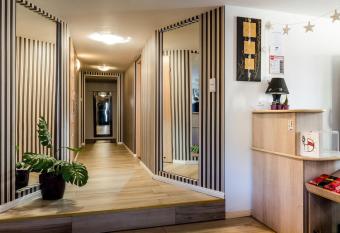 KatoHostel has Balcony rooms