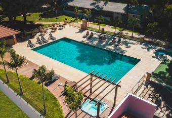 Cataratas Park Hotel e Eventos allows 18 year olds to book a room