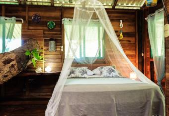 Playa Grande Lodge allows 18 year olds to book a room
