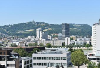 SOVEA Hotel - City allows 18 year olds to book a room