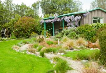 Waterwheel Cottage allows 18 year olds to book a room