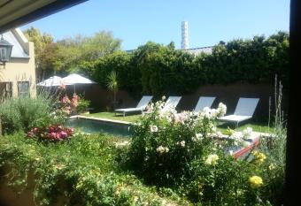 Aloe Guest House has Balcony rooms