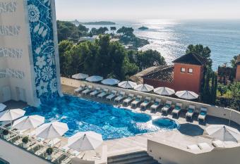 The Donna Portals allows 18 year olds to book a room