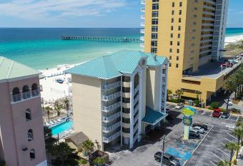Beach Tower Beachfront Hotel allows 18 year olds to book a room